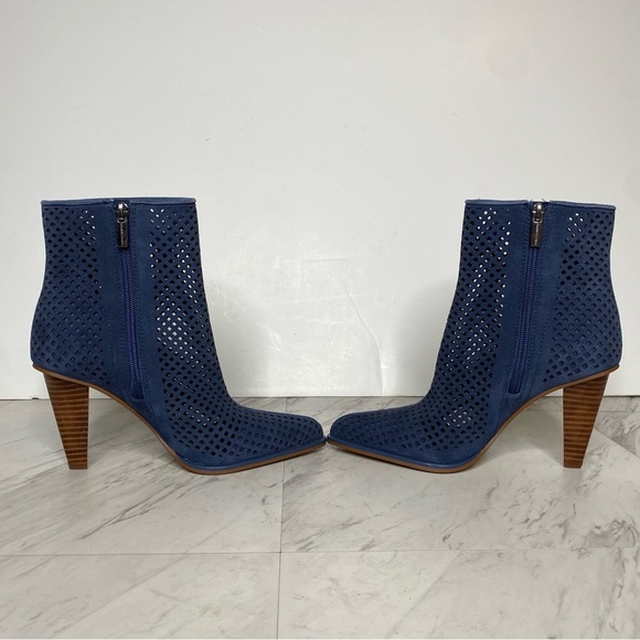 Vince Camuto Yolandal Blue Cutout Suede Pointy Toe Heeled Bootie 6M - Picture 5 of 14